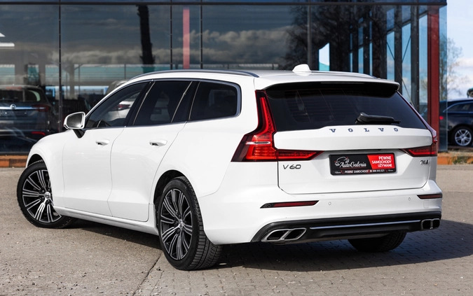 Volvo V60 cena 106900 przebieg: 162600, rok produkcji 2019 z Bobowa małe 781